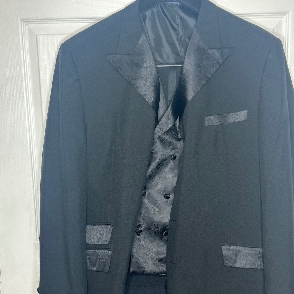 Vittorio St. Angelo Men’s 3-Piece Suit – Size 50L – Black Paisley Lapel Jacket